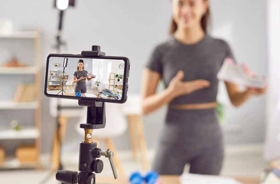 企業が動画を活用すべき理由や活用事例