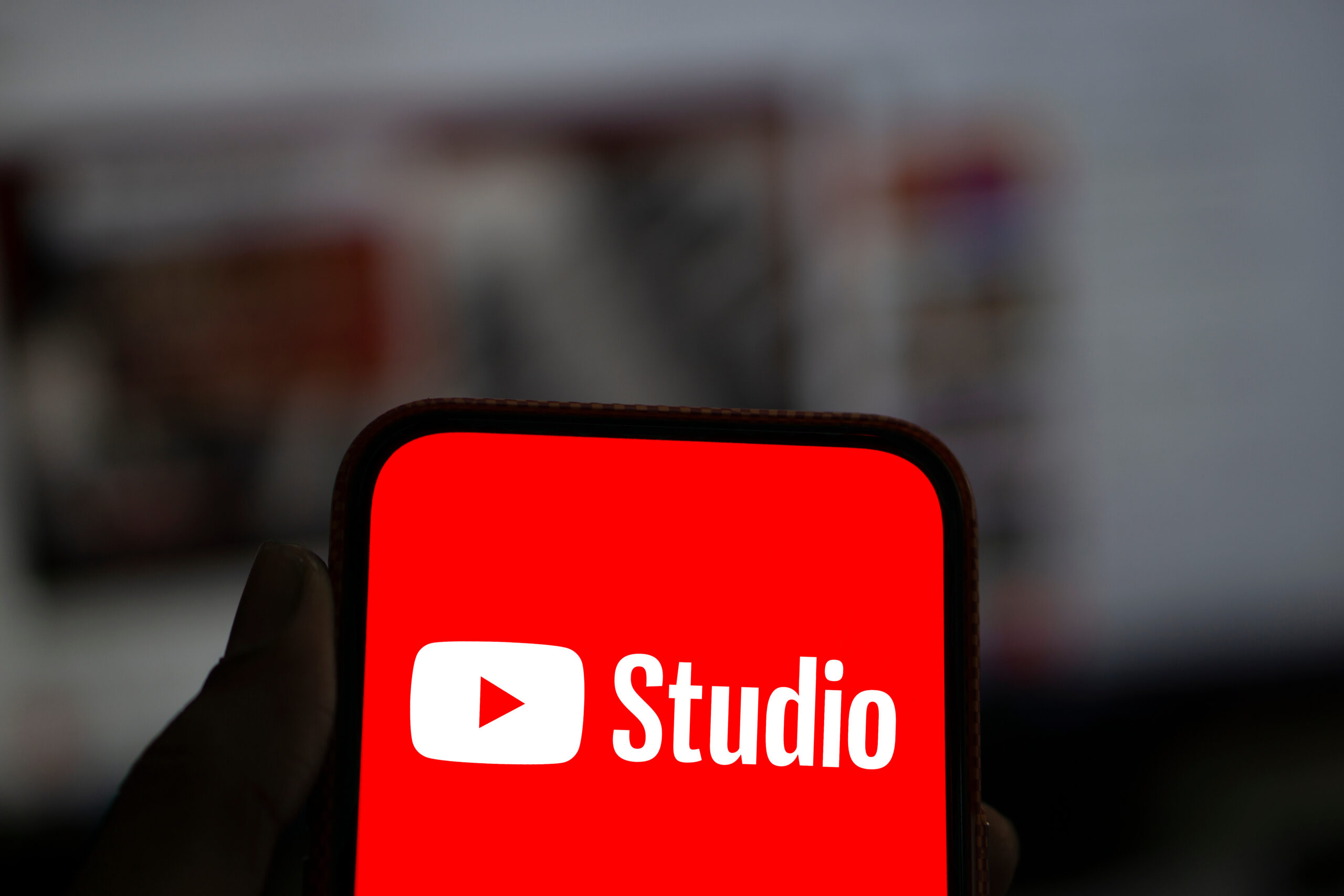 YouTube Studioにはスマホアプリもある！