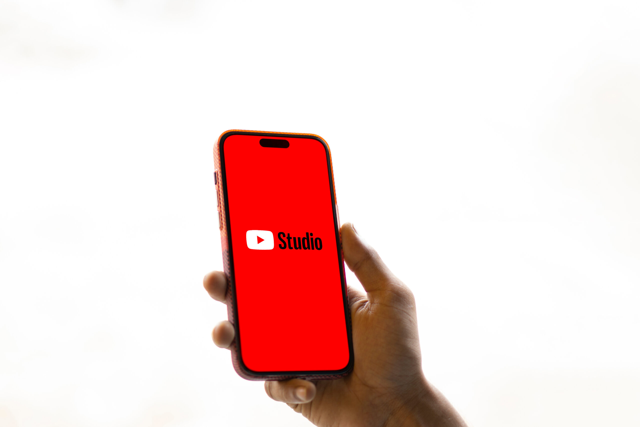 スマートフォン版のYouTube Studioアプリ特有の機能のイメージ