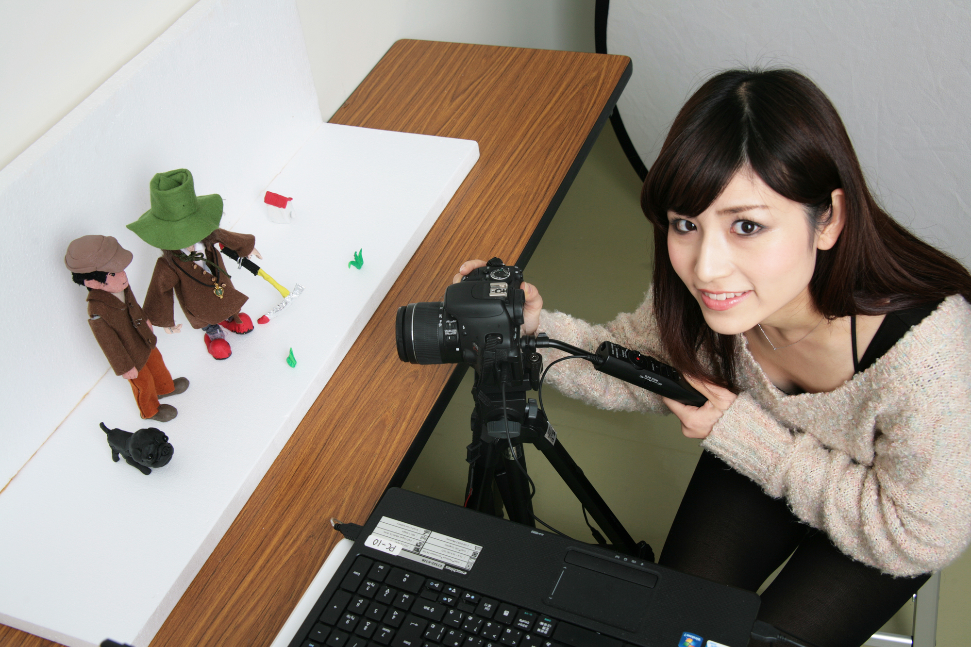 ストップモーション動画は、手間と時間のかかる技法である一方で、独特の表現力と強い印象を残せる映像スタイル