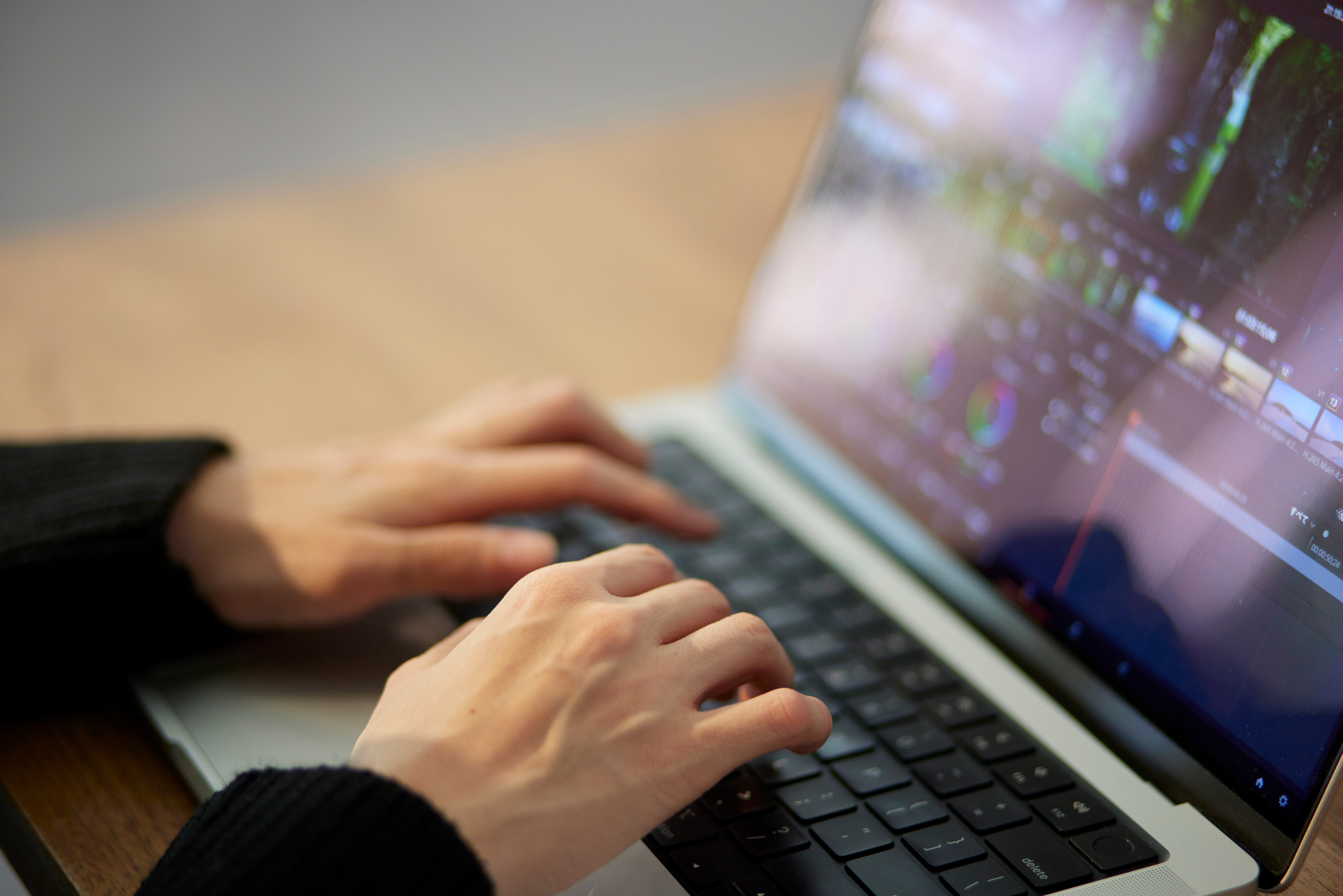 Adobeの動画編集ソフトは、機能性・柔軟性・連携性に優れており、初心者からプロまで幅広く支持されています