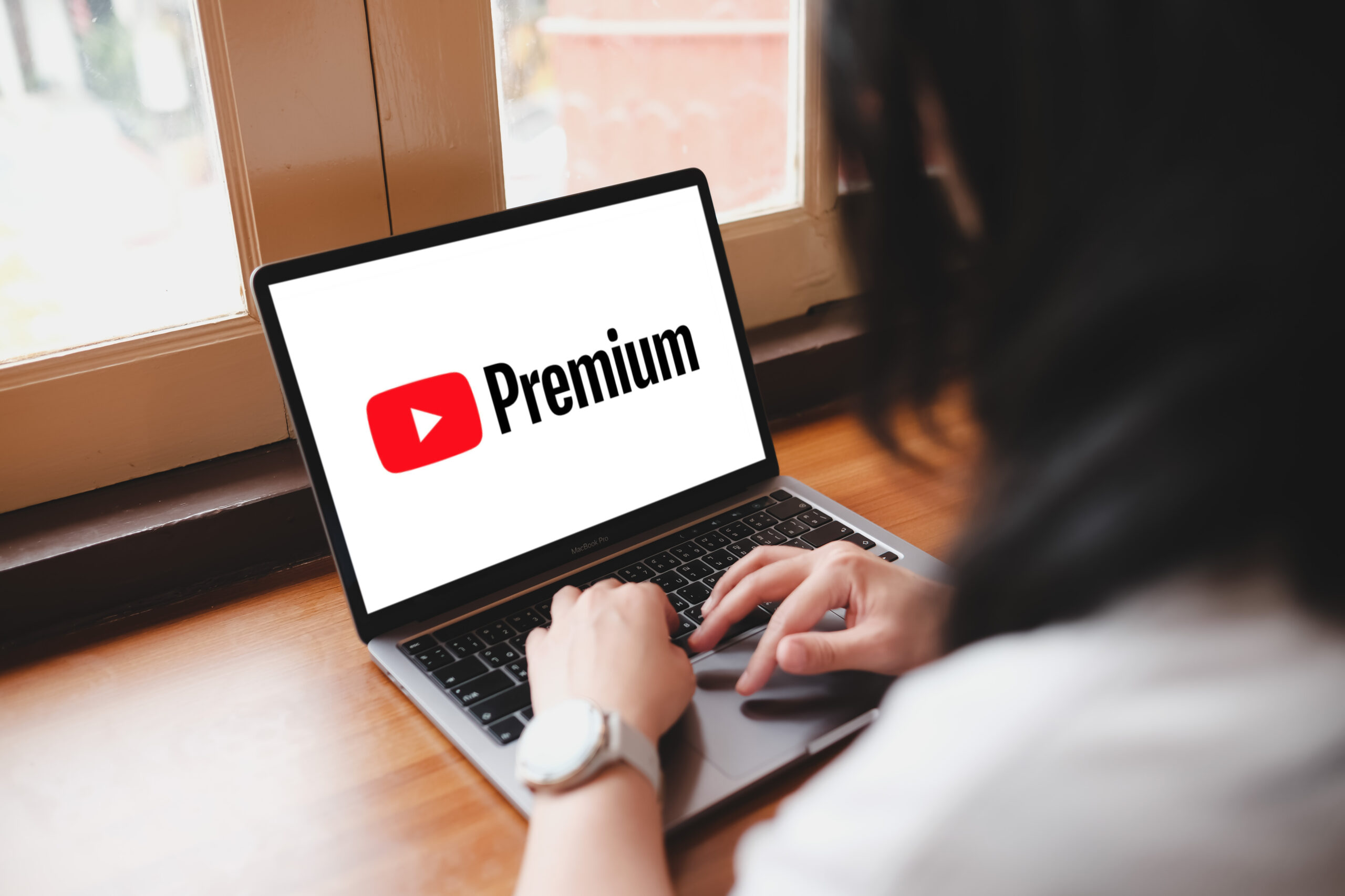 「YouTube メンバーシップ」と「YouTube プレミアム」の違い