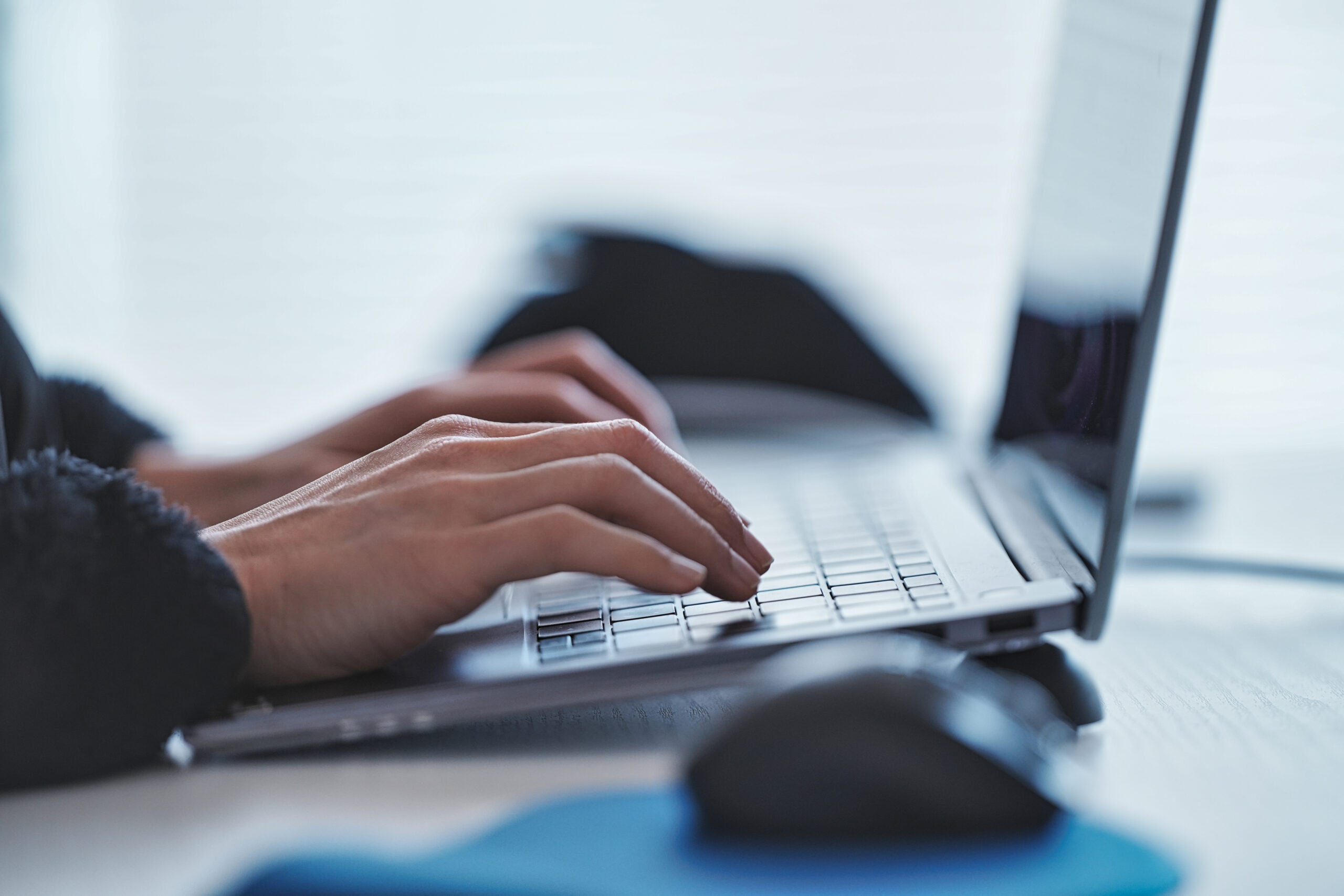 Filmoraは、直感的なUIと軽快な動作、豊富なテンプレートを備えた、初心者から中級者まで幅広く支持される動画編集ソフト