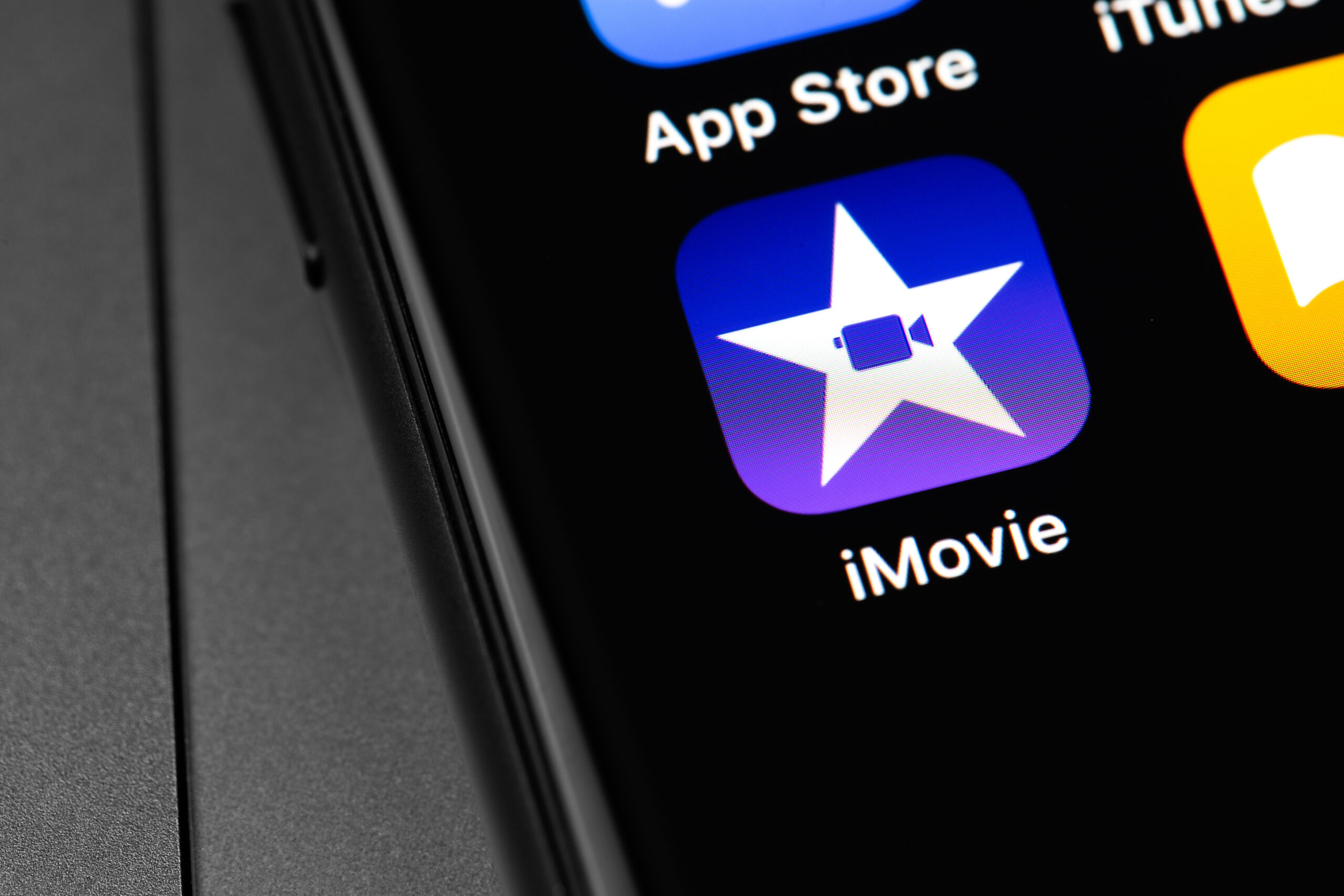 iMovieは、誰でも無料で使えるシンプルな動画編集アプリ