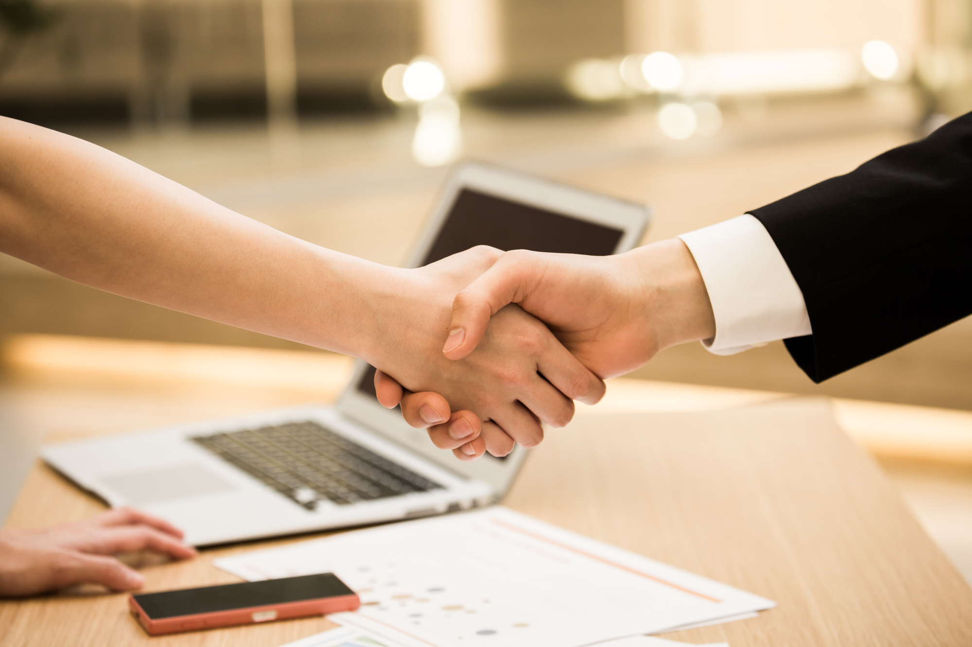 依頼先別の費用比較