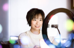 スーパーチャットが送られ、投げ銭をもらう配信者